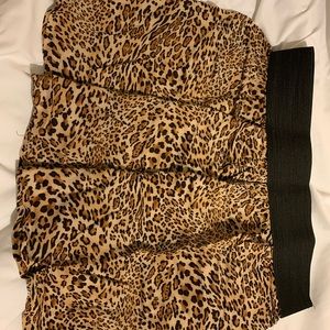 Leopard lose mini skirt